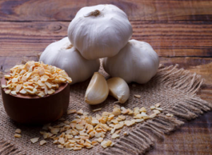Dehydrated Garlic flakes